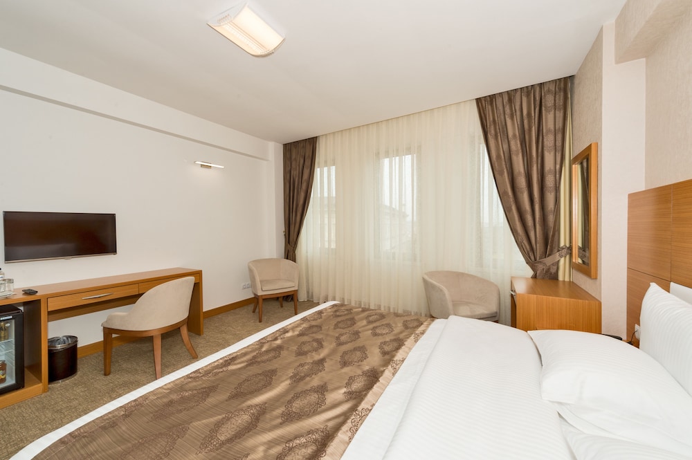 MIEN SUITES 16/29