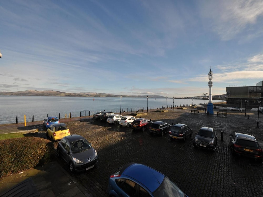 Greenock Hall's Waterfront Complex 25/31