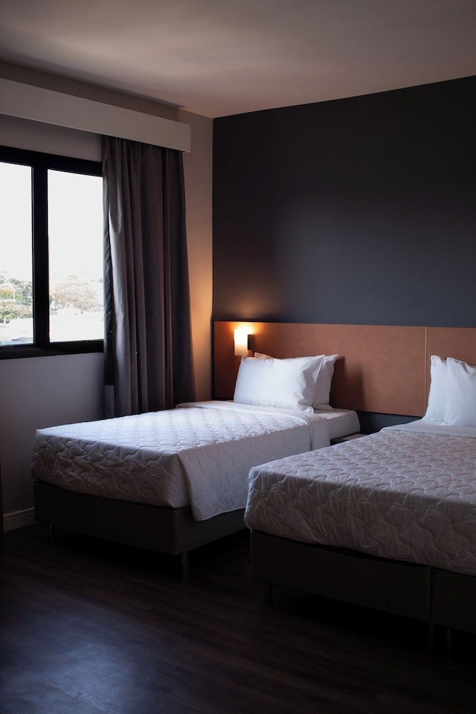 غرفة سوبيريور ثلاثية بسرير كوين وسرير فردي، Comfort Hotel Presidente Prudente 1/3