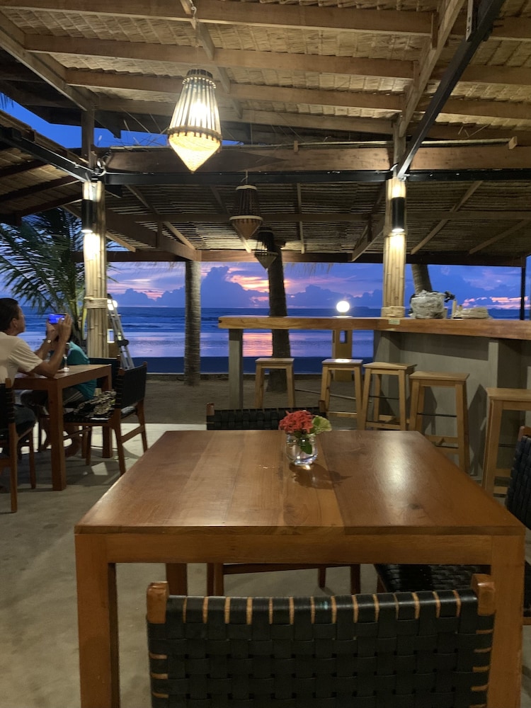 Noble House Beach Resort 42/63