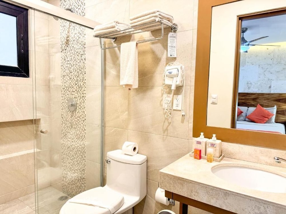 Grand Fifty Suites 65/65