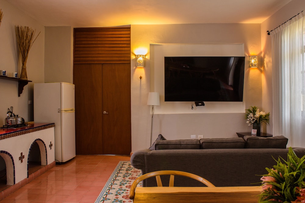 Hotel Marionetas 5/50