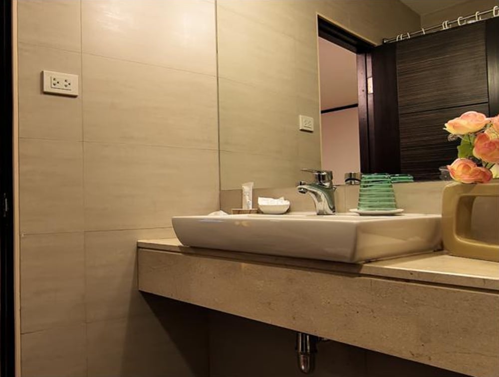 BOSSOTEL INN 30/34