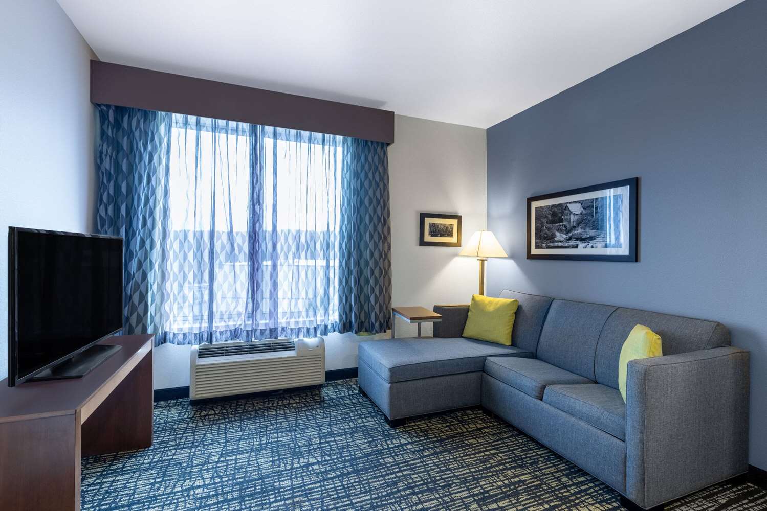La Quinta Inn & Suites by Wyndham Morgantown 40/60