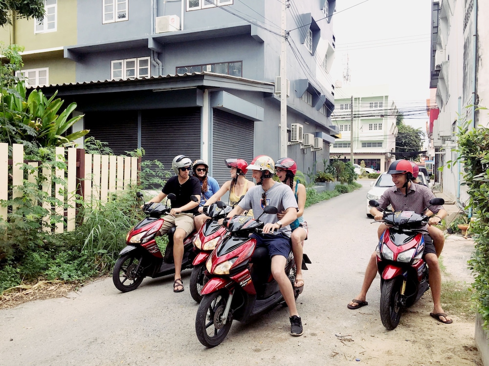 Early Bird Hostel Ayutthaya 32/47