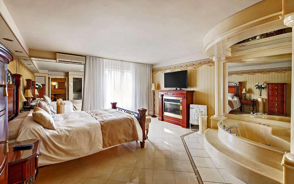 Upgrade, Suite, King Bed
