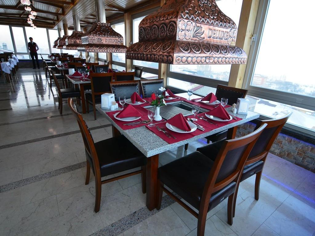 TASAR ROYAL HOTEL 27/33