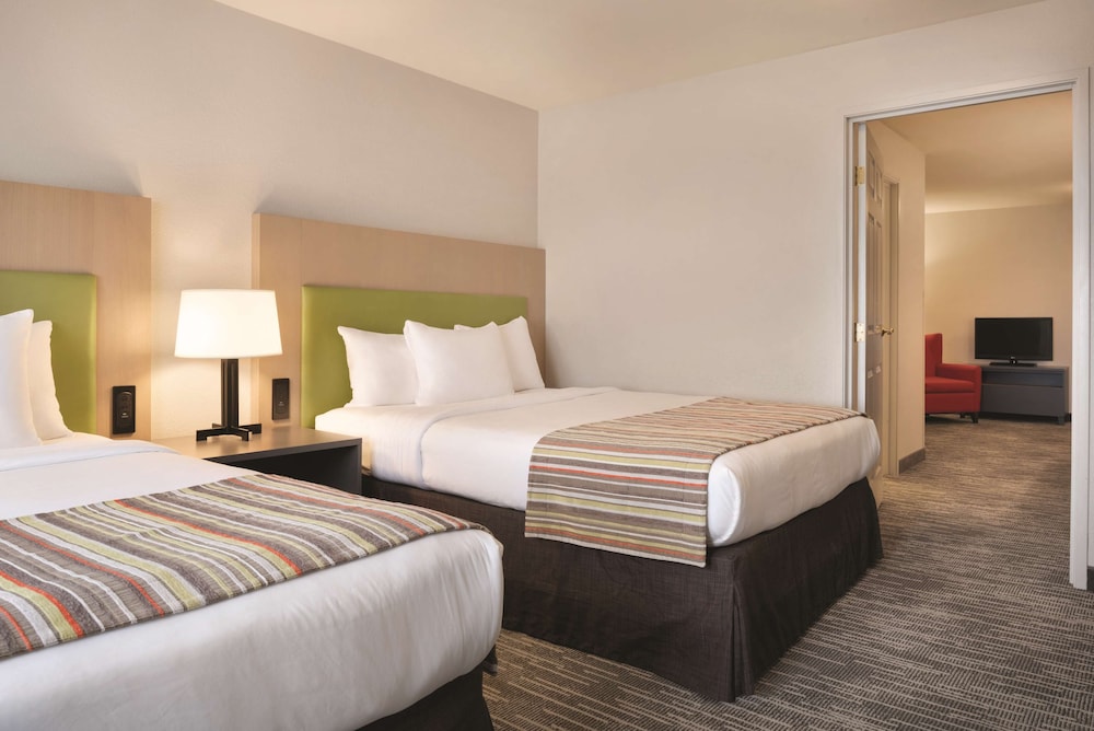 Country Inn & Suites by Radisson, Galena, IL 11/67