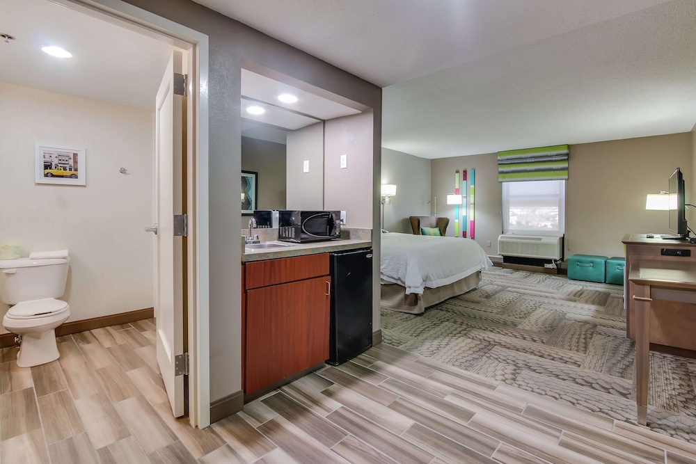 Hampton Inn Dickson 6/33