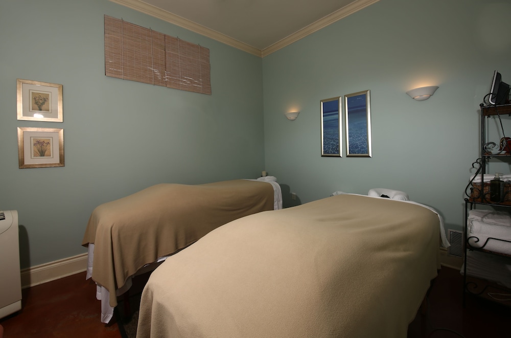 Sir Sam's Inn & Waterspa - Adults Only 17/57