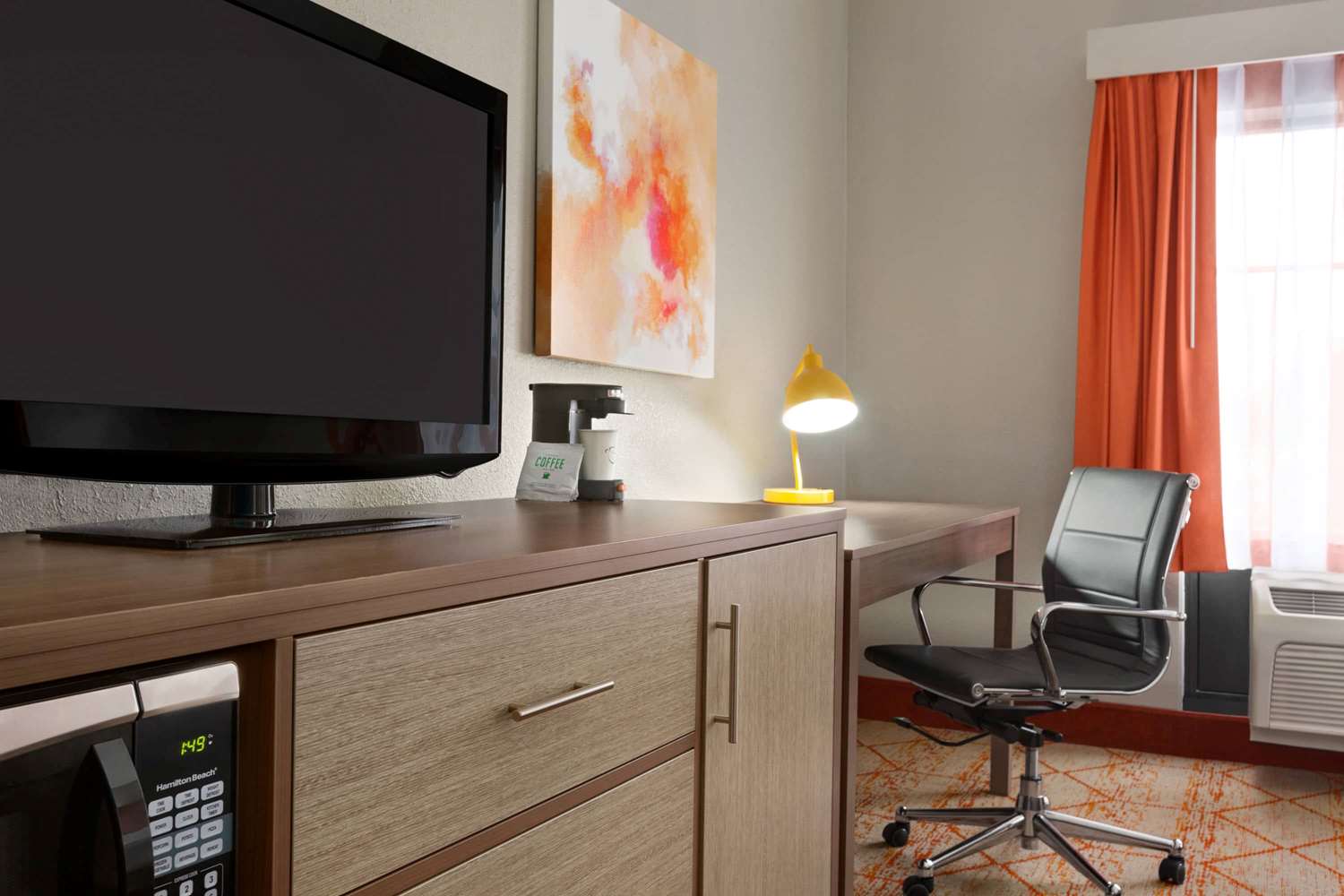 La Quinta Inn And Suites by Wyndham Lackawanna 34/39