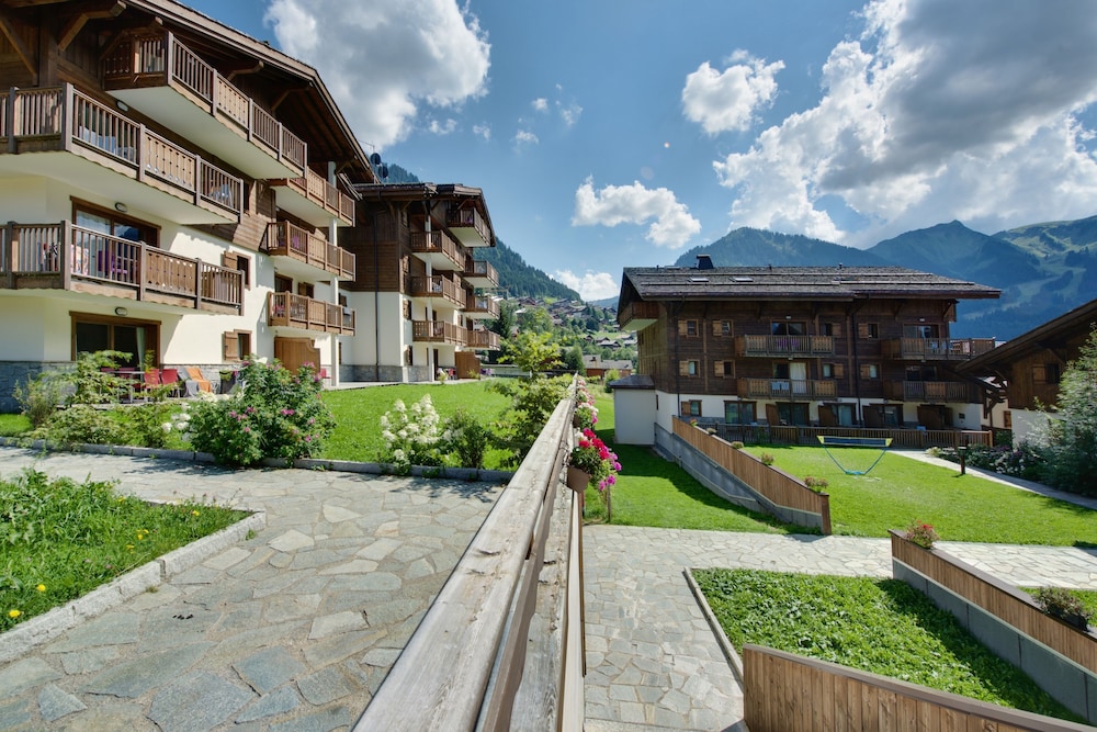 Residence CGH Les Chalets d'Angele 30/36