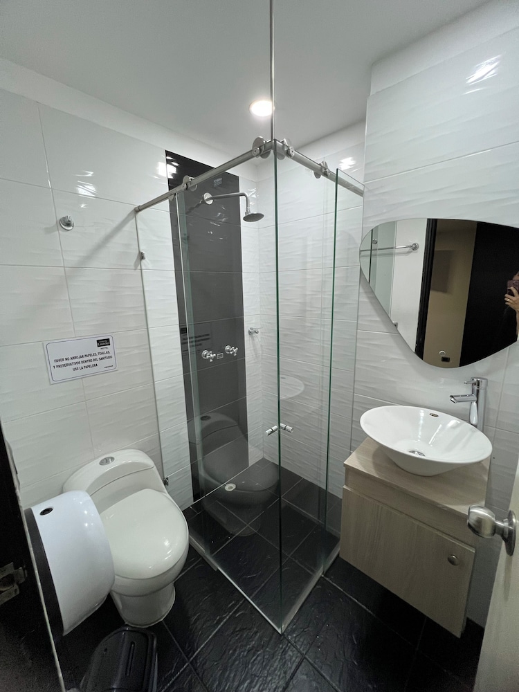 Hotel Jardin de Laureles Medellin 27/28
