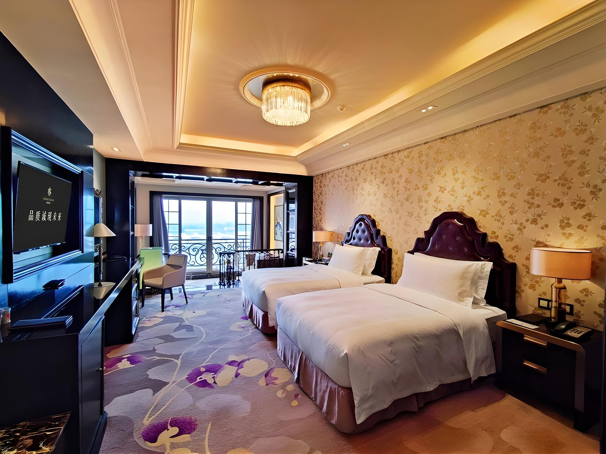 Castle, 2 Beds, River View