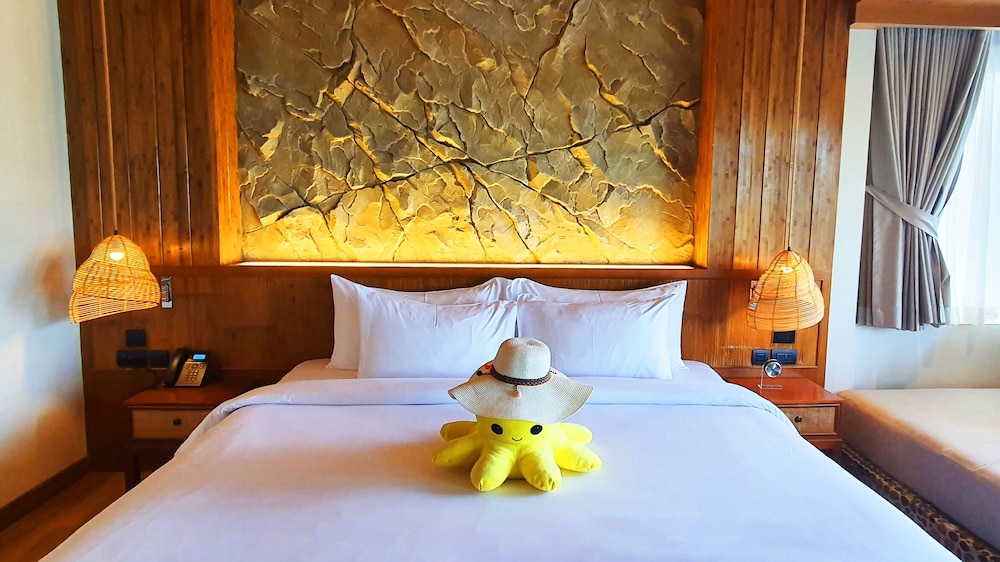 Sinae Phuket Luxury Hotel 17/78
