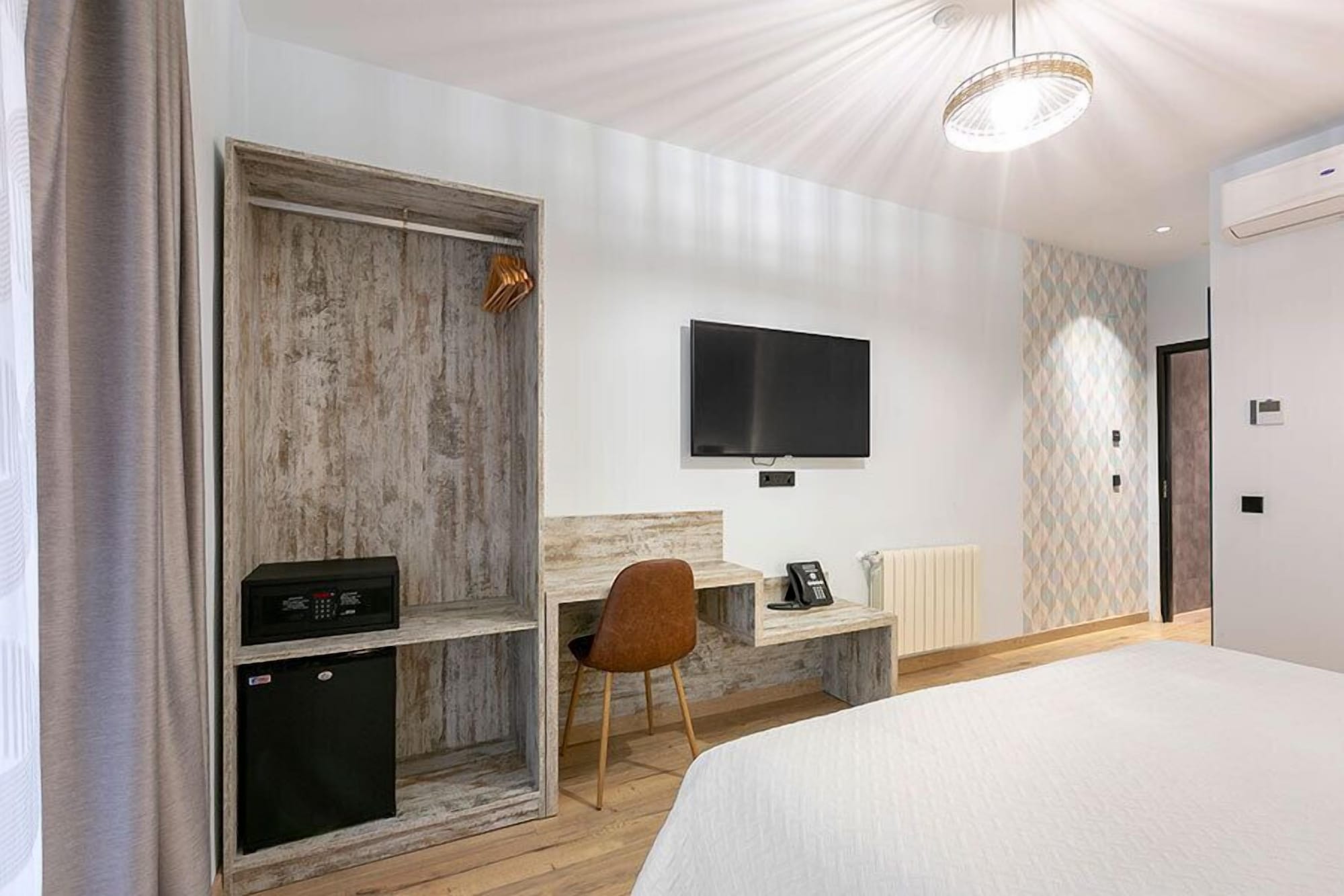 غرفة بسرير كوين، Hostal Anton Martin 10/10