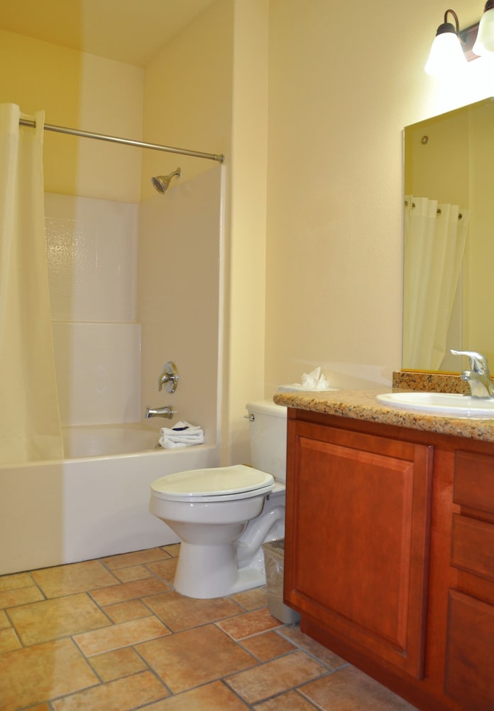 Club De Soleil All-Suite Resort 42/44