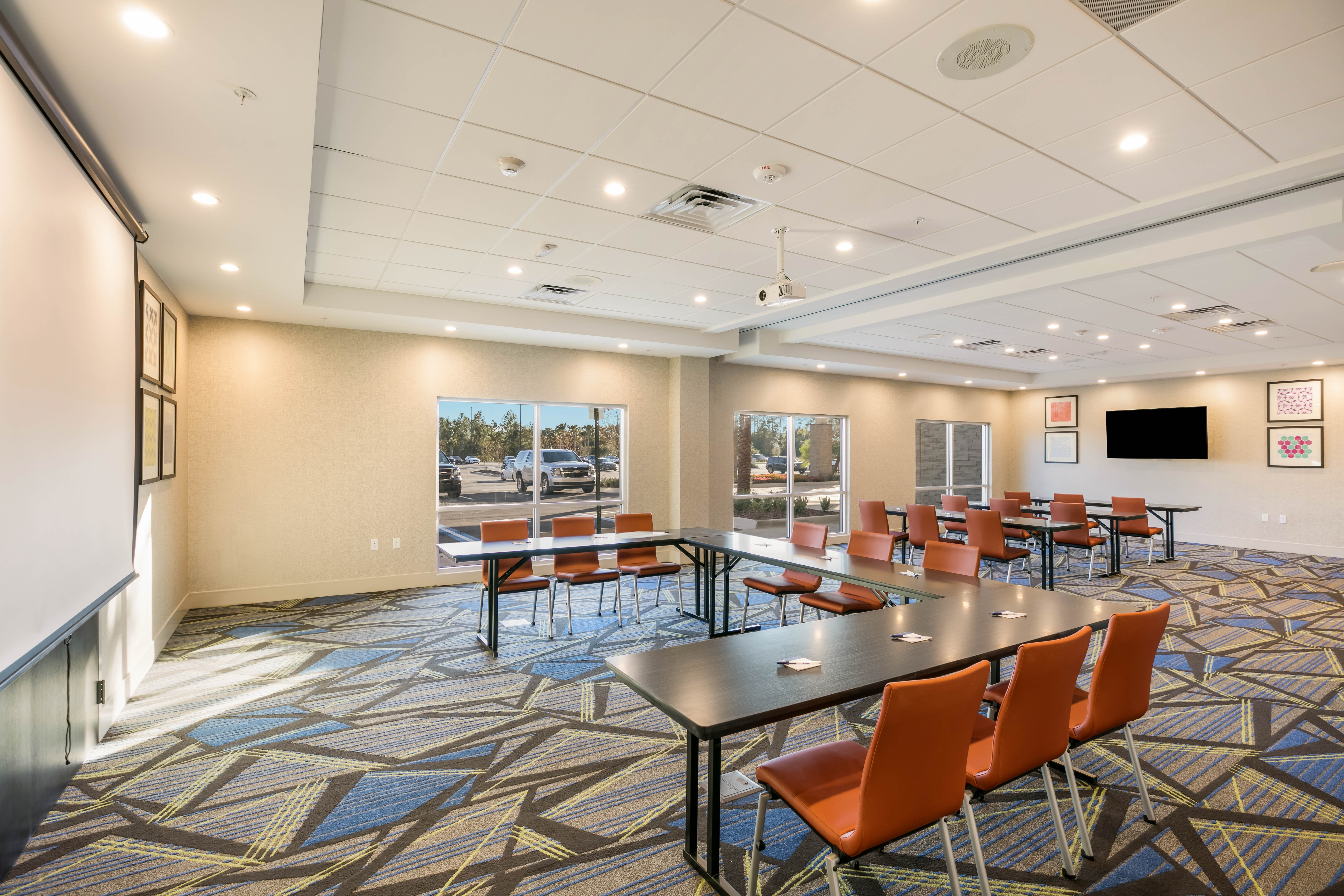 Holiday Inn Express Suites Jacksonville Town Center 36/46