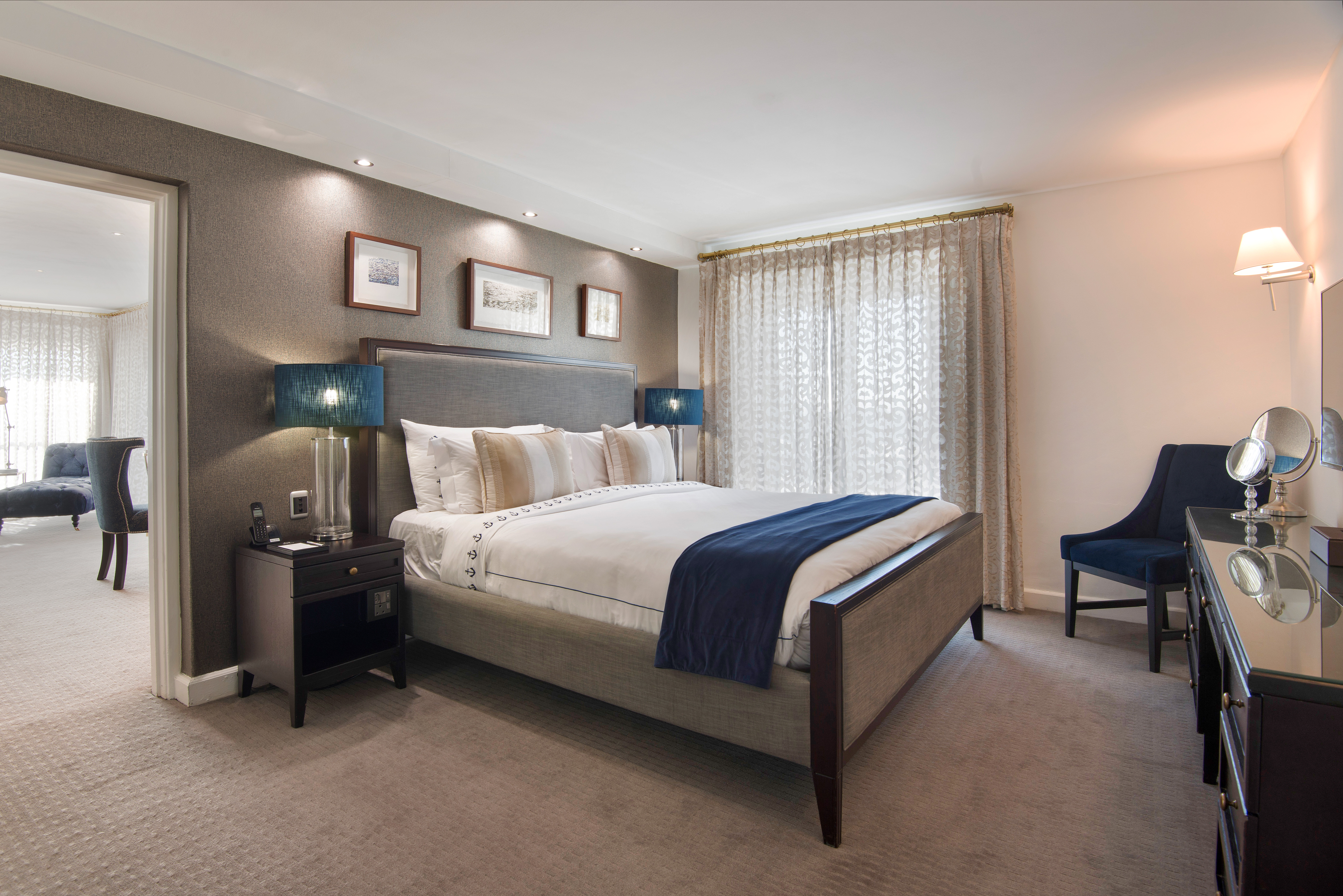 غرفة بسرير كينج، The Commodore Hotel 3/10