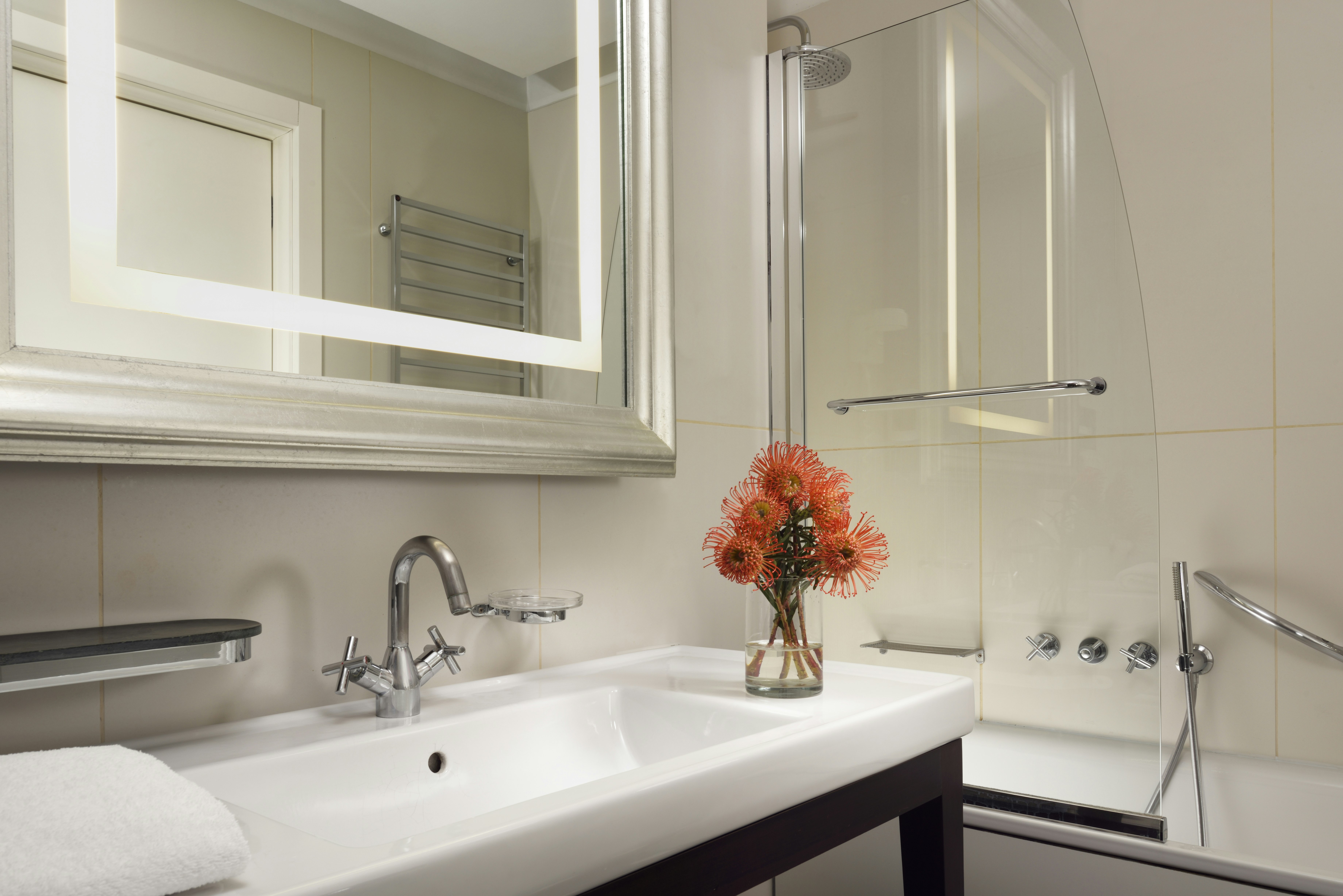 Superior, Double Bed, Unahotels Cusani Milan 3/4