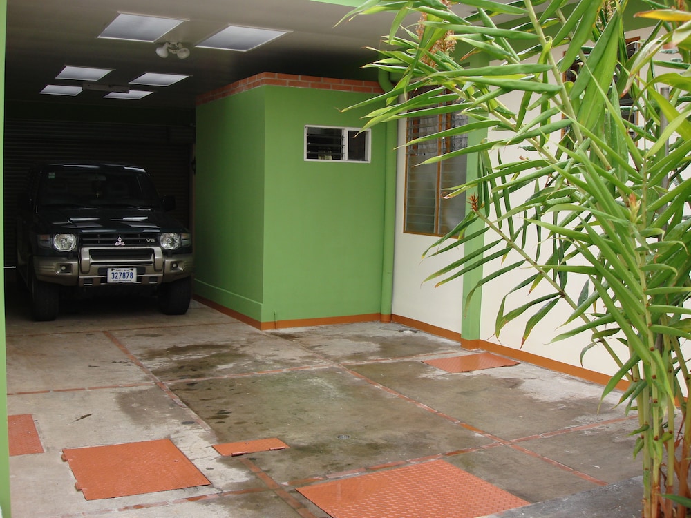 La Guaria Inn And Suites Hotel 50/65