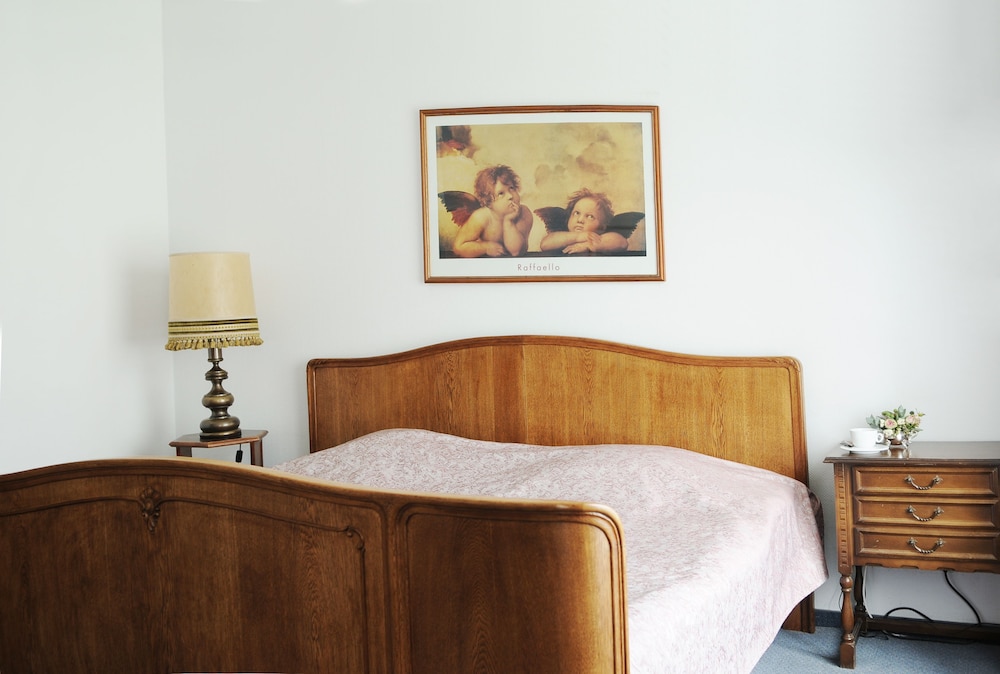 AMICUS HOTEL 18/42