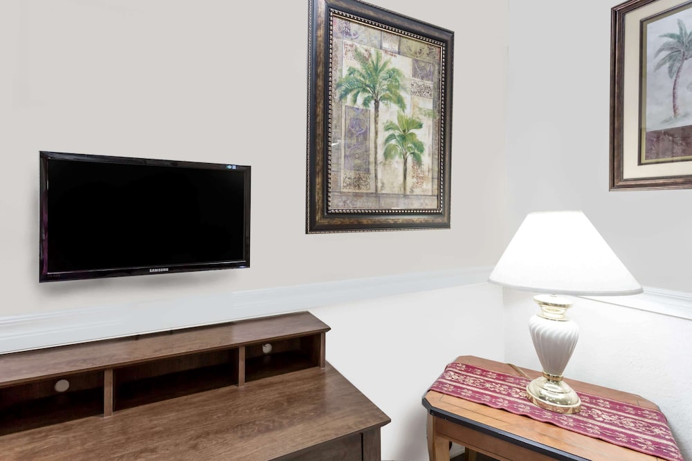 Super 8 By Wyndham El Dorado 24/25