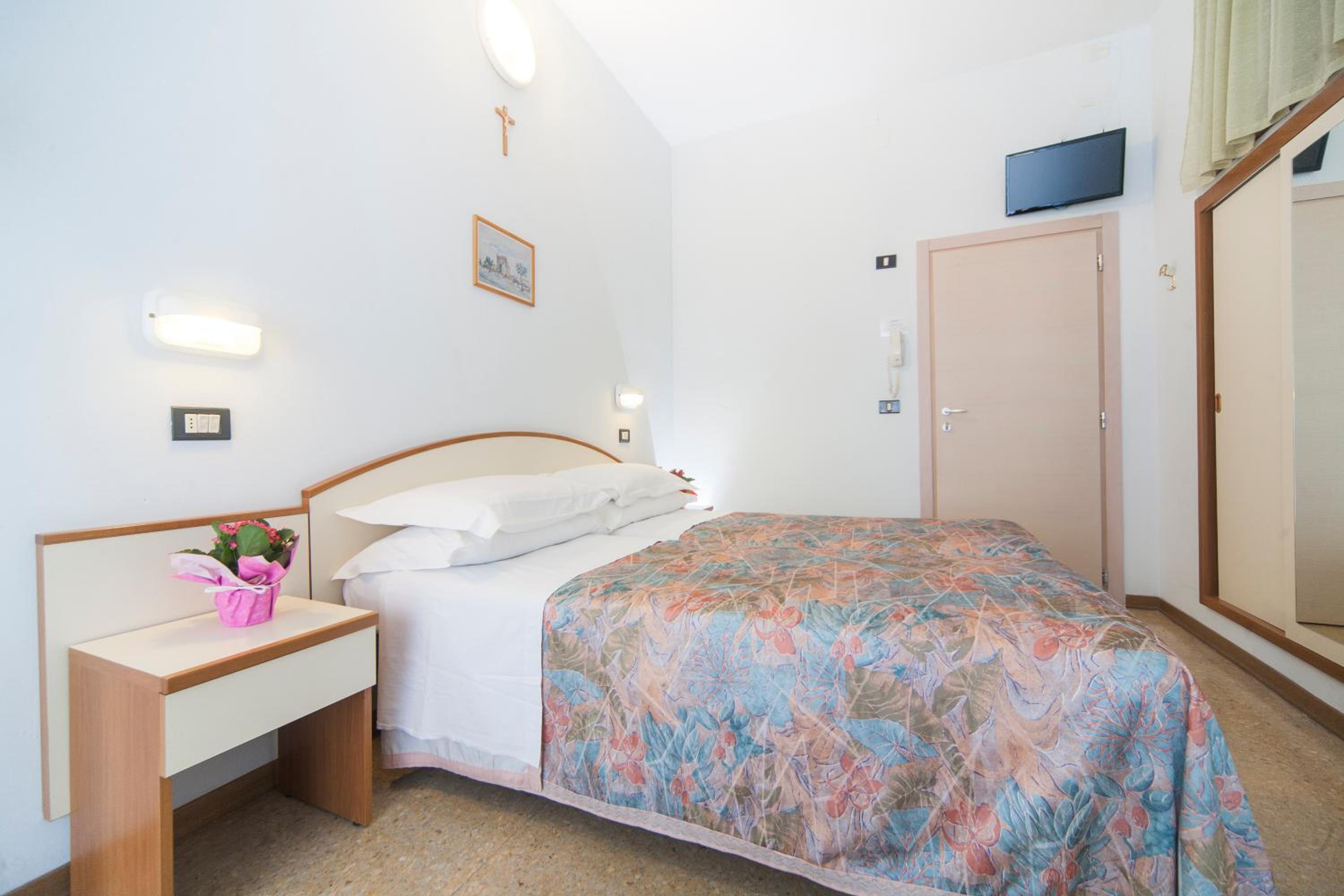 Hotel Latini 14/50
