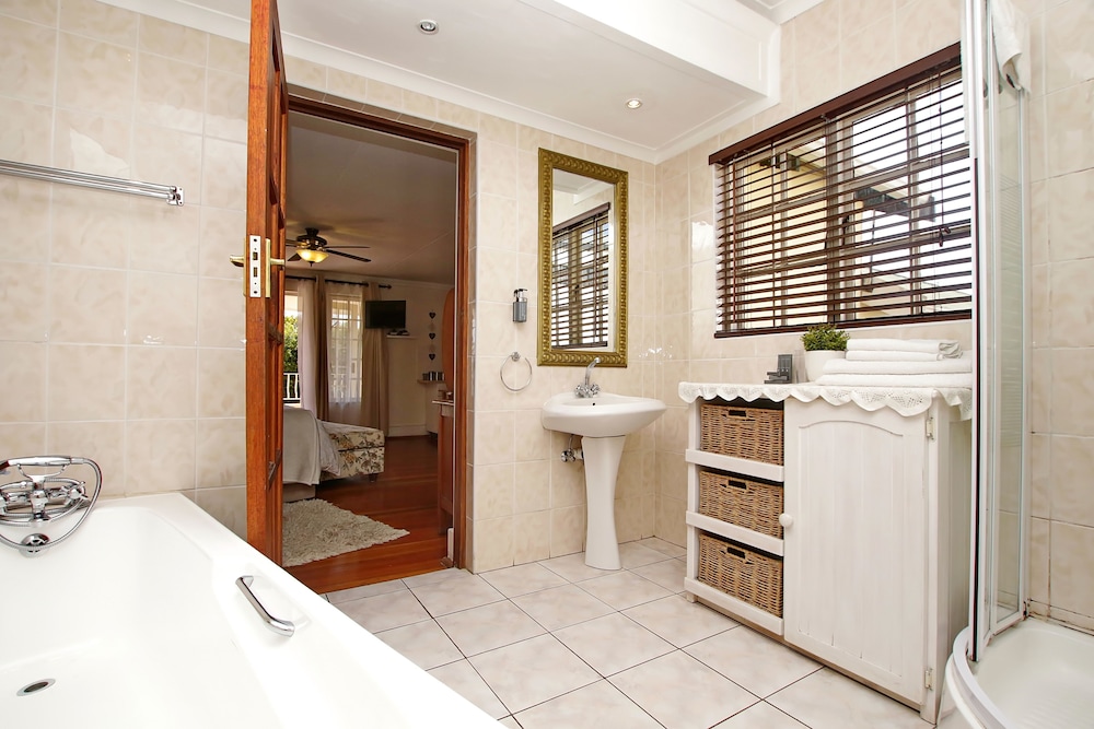 Arum Place Guest House 41/50