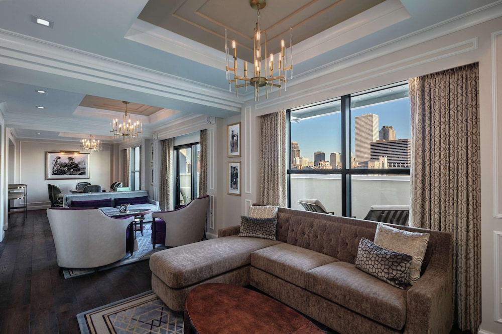 The Higgins Hotel New Orleans, Curio Collection by Hilton 52/77