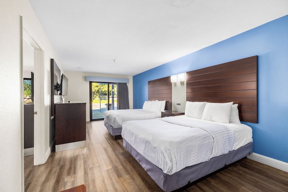 Hotel Solares 25/68