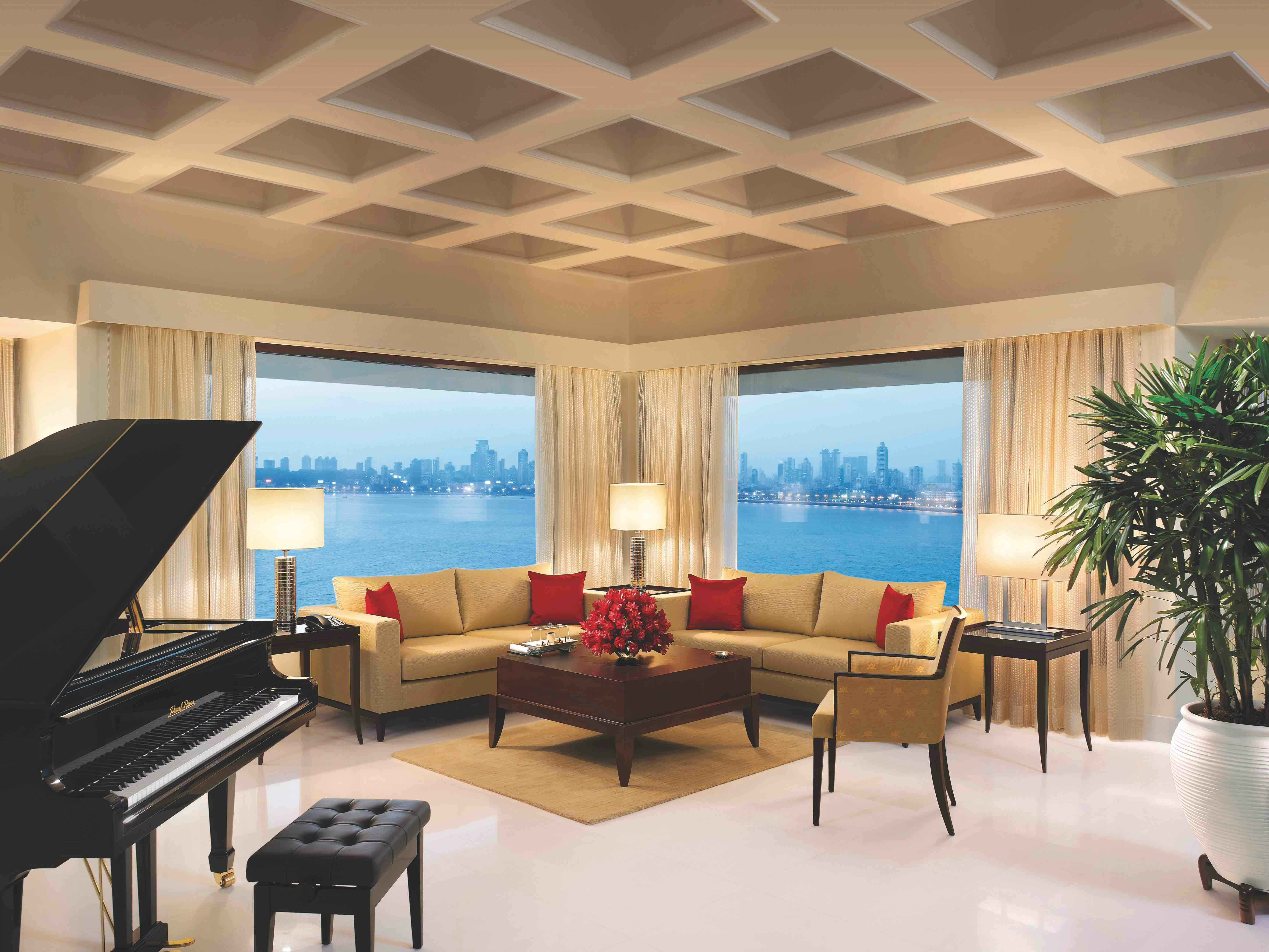 The Oberoi Mumbai 33/61