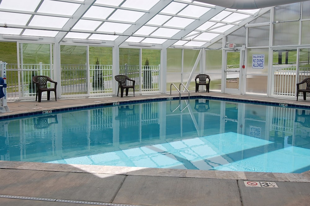 Vacation Lodge 8/65
