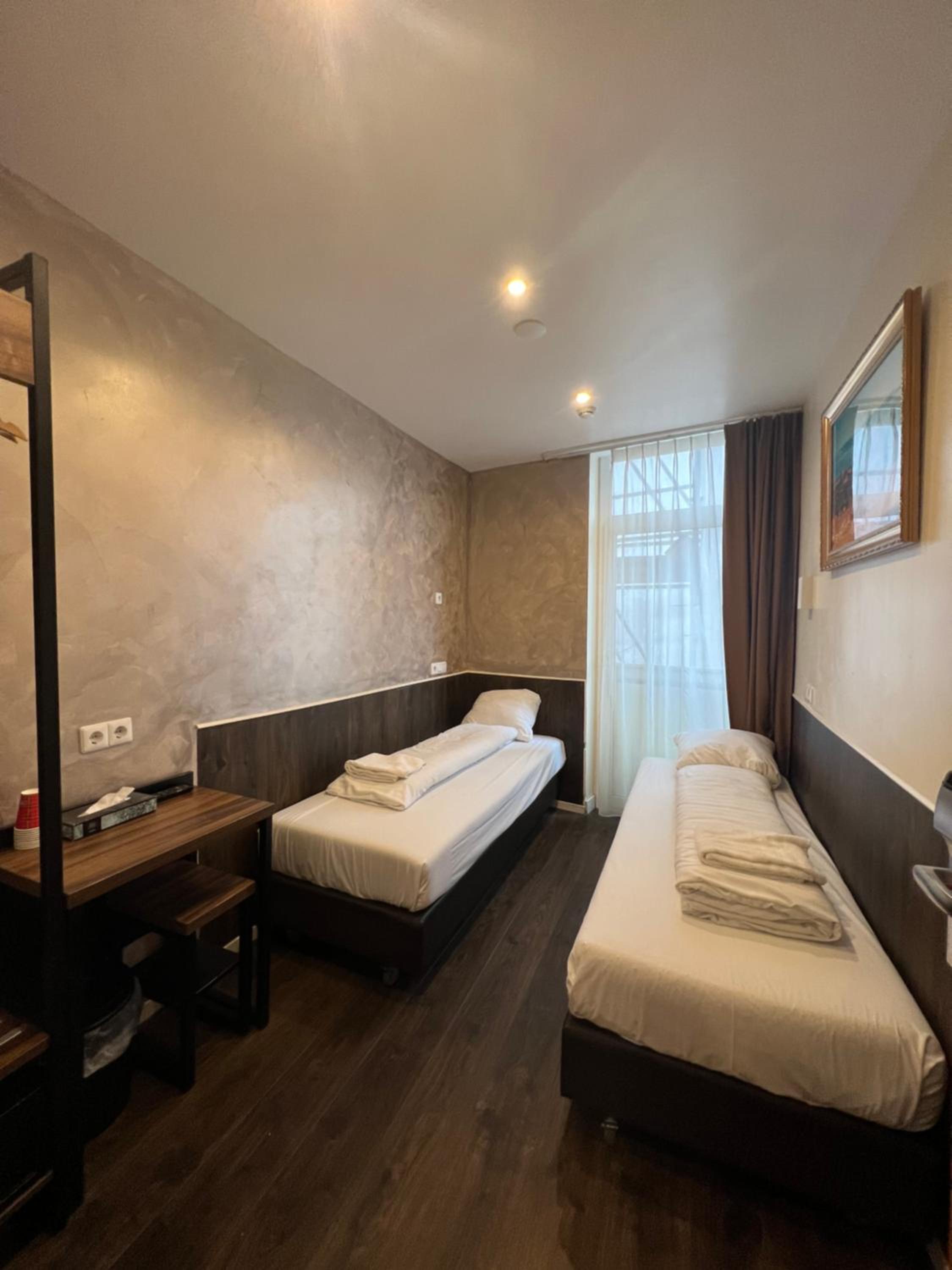 Dam Hotel 38/55