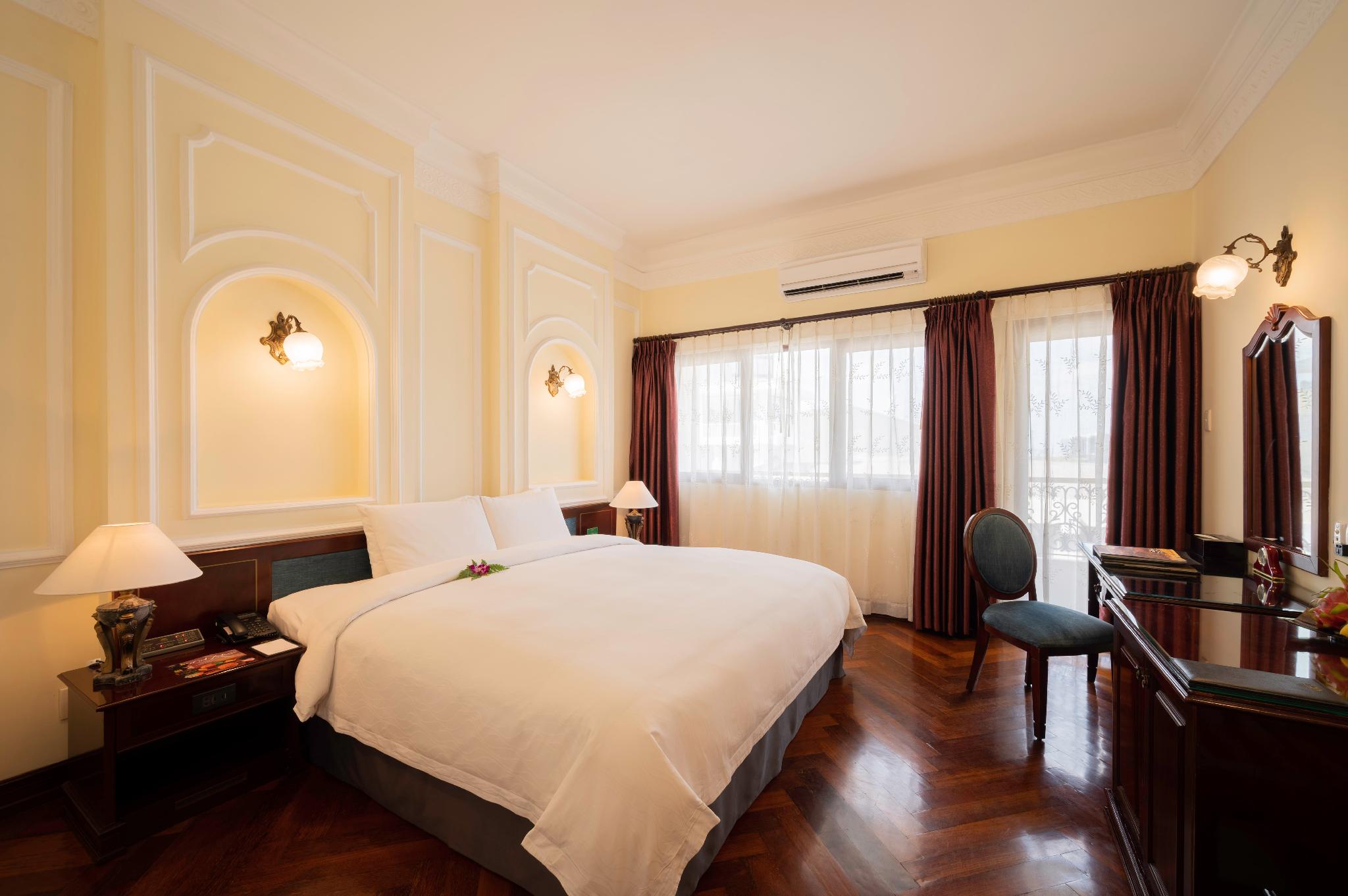 Century, Deluxe, Double Bed, City View