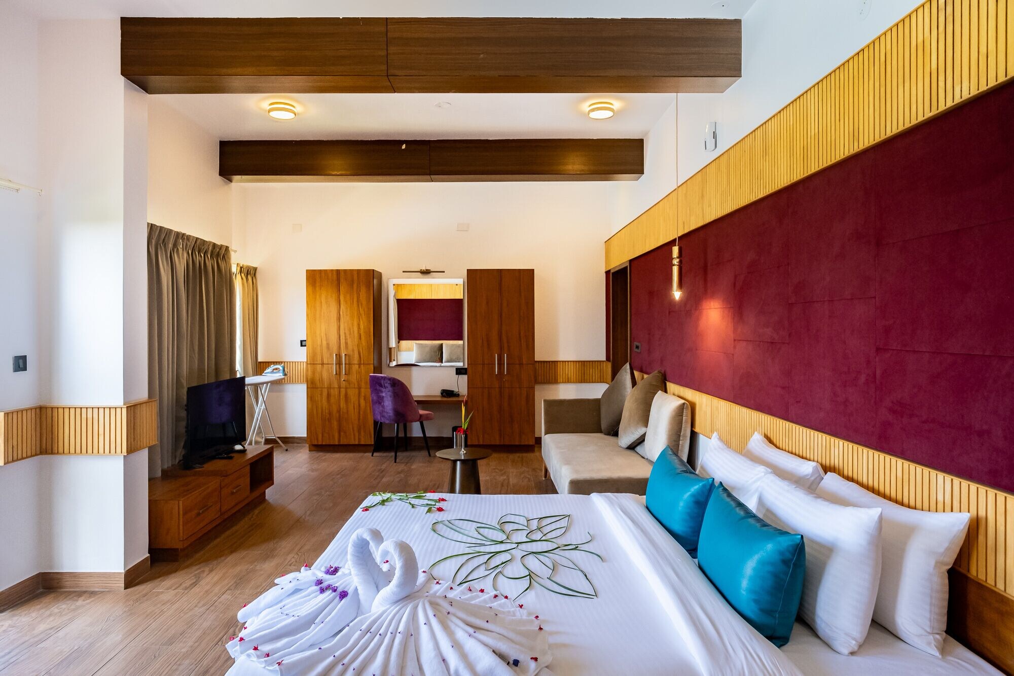 PREMIUM, KING BED