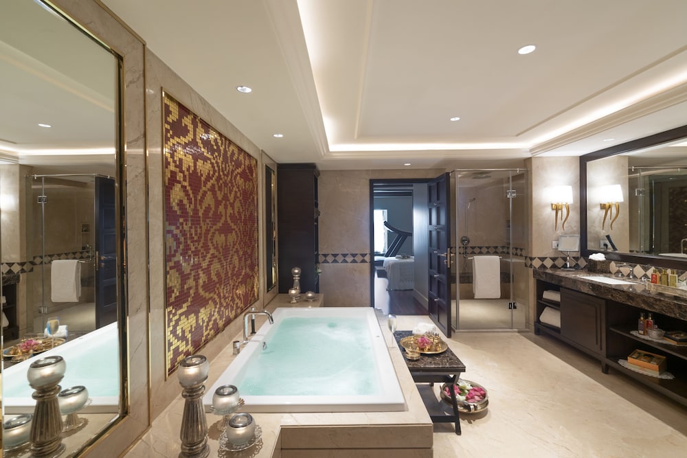 TAJ COROMANDEL 46/82
