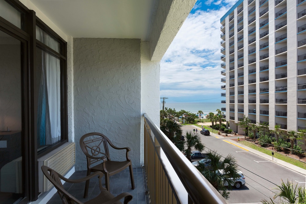 Grande Cayman Resort 7/74