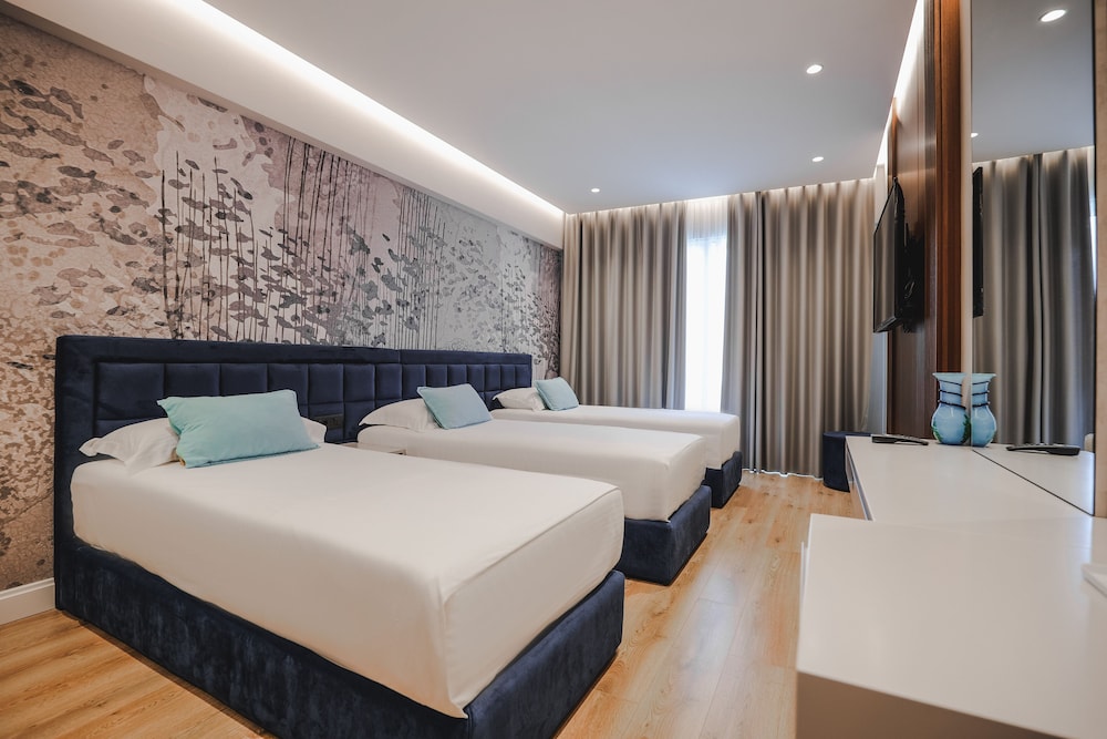 TRIPLE ROOM SEA VIEW