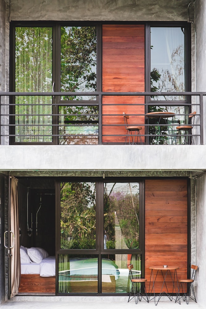 Stucco Loft Residency 2/72