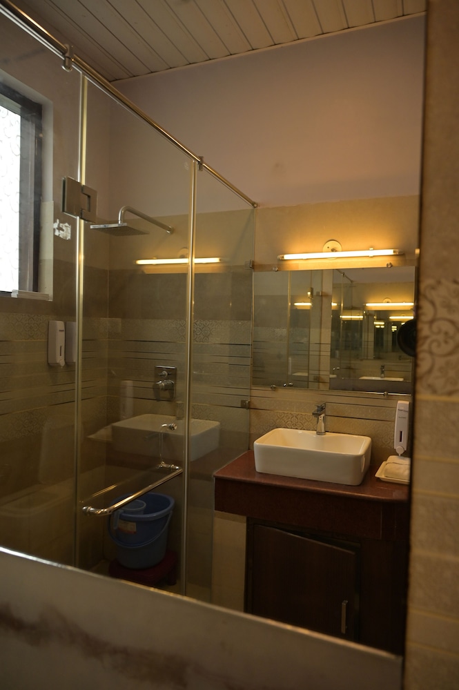 Hotel River Retreat 26/28