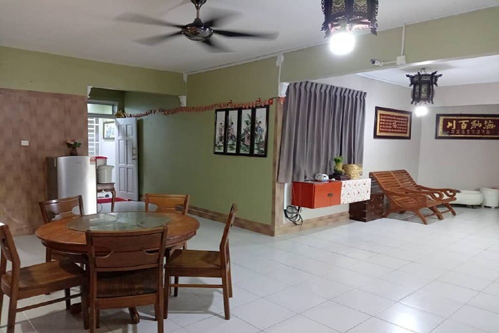 Aeon Tebrau Homestay & Hotel 53/62