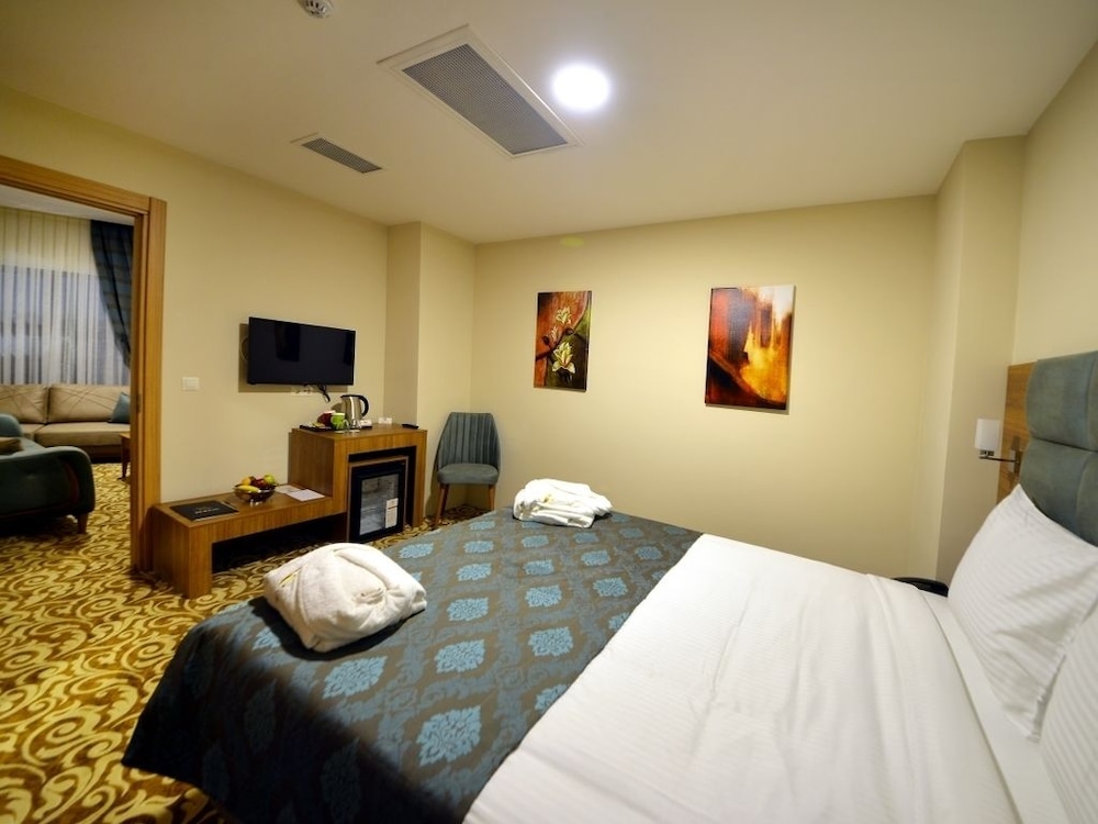 Sertac Hotel 7/30