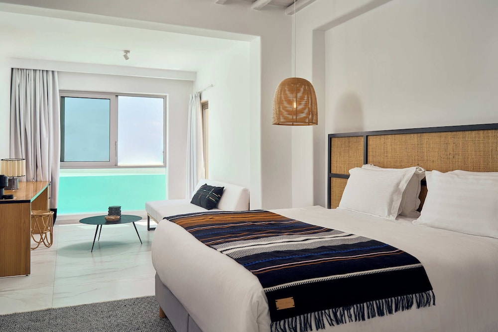 2 Rooms, Sanctuary, Suite, 2 Queen Beds, Sea View, 2 Swim Up Pool