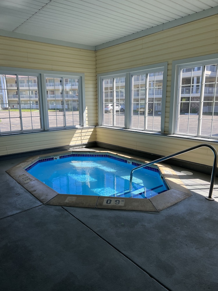 Quality Inn Lakefront 18/29
