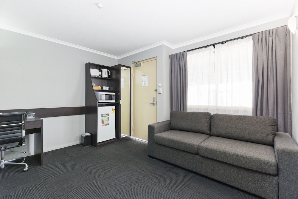 The Stirling Rockhampton 40/59