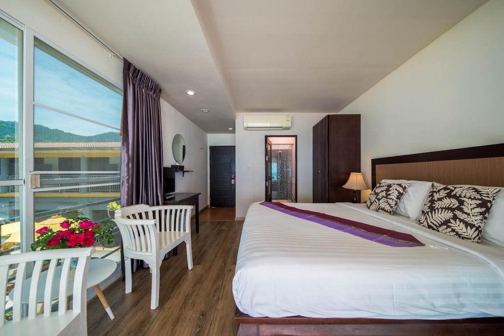 Kamala Beachfront Apartment 23/70