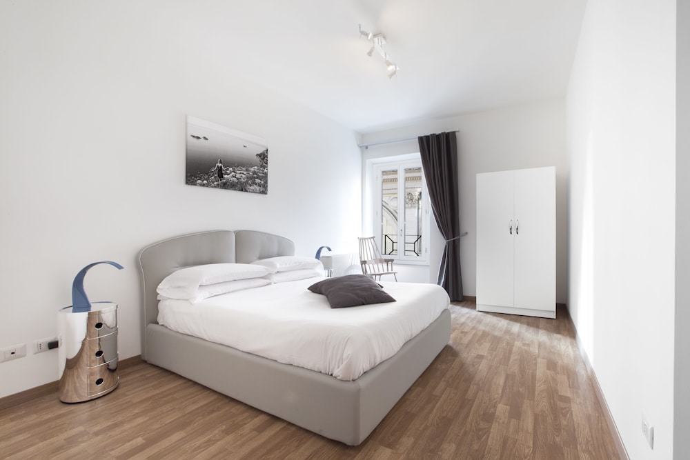 Oriana Homel Rome 17/50