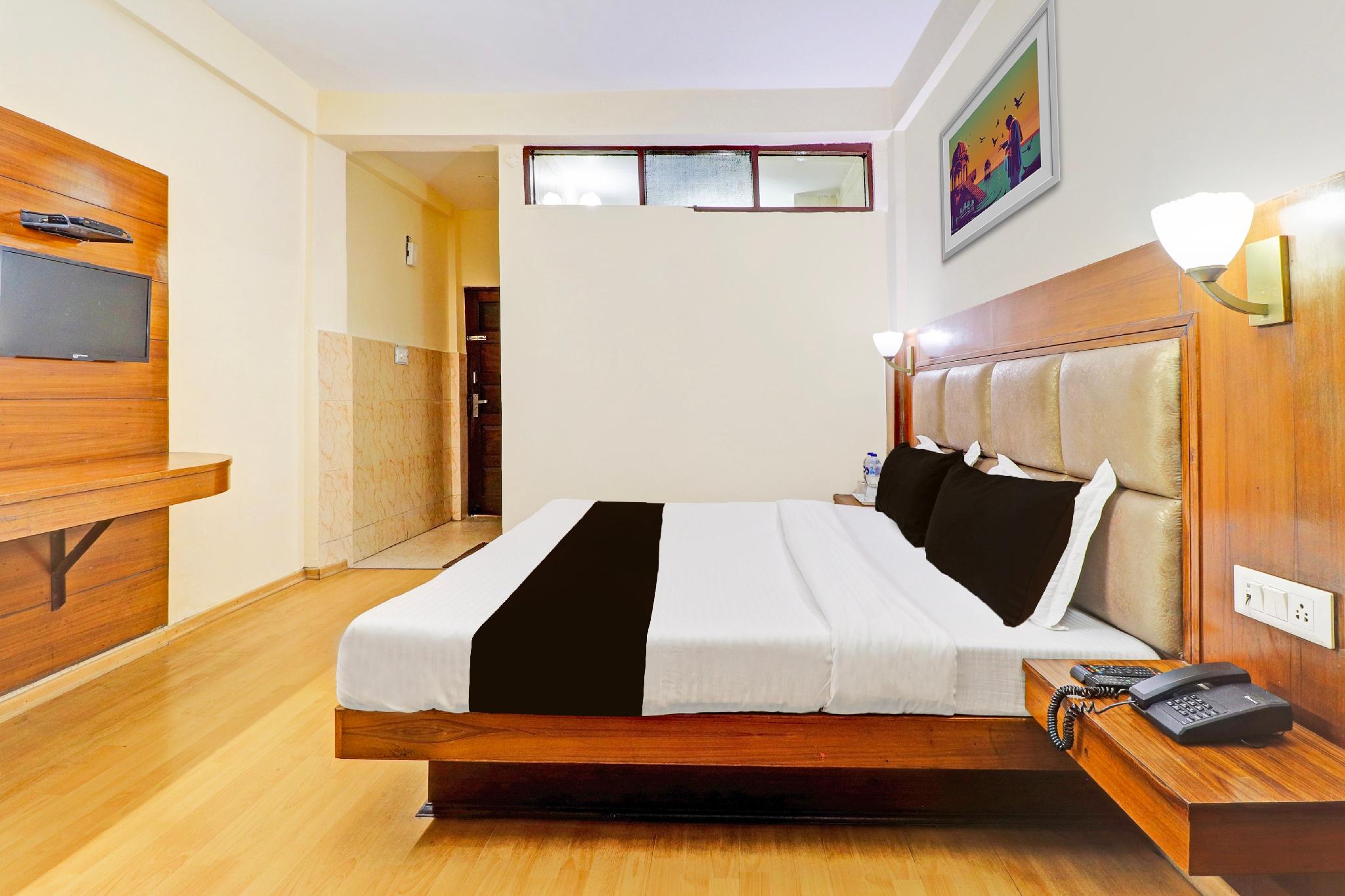Capital O 3639 Hotel Pioneer 9/33