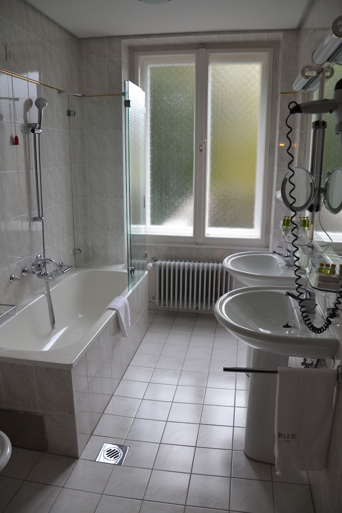 Vila Bled 33/34